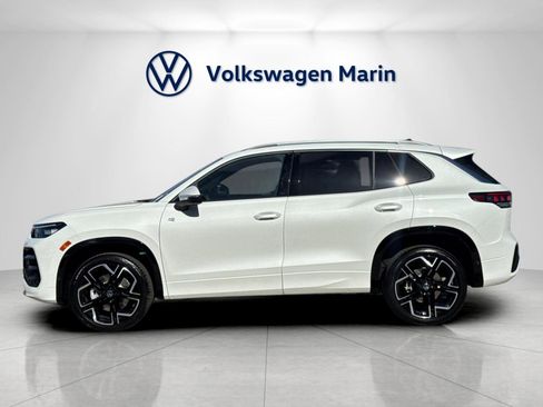 New 2026 Volkswagen Tiguan SEL R-Line image 2