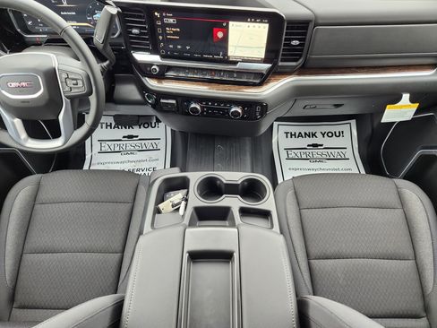 New 2026 GMC Sierra 1500 SLE image 11
