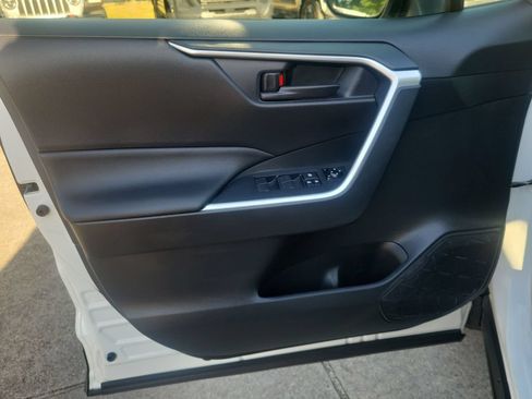 Certified 2023 Toyota RAV4 LE AWD/4WD image 12