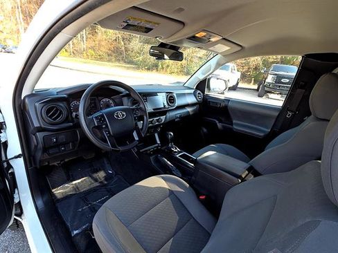 Used 2020 Toyota Tacoma SR w/ SX Package image 11