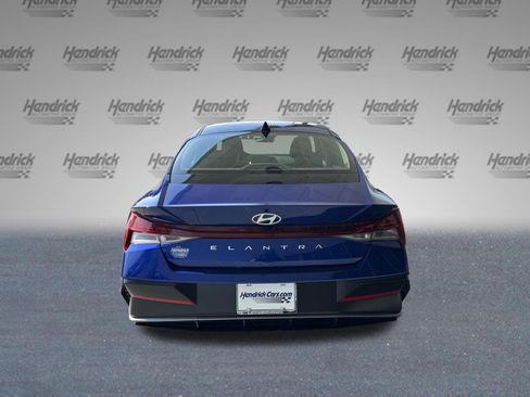 Used 2025 Hyundai Elantra SEL FWD image 8