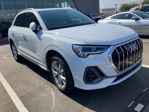 Used 2023 Audi Q3 2.0T Premium w/ Convenience Package AWD/4WD image 3