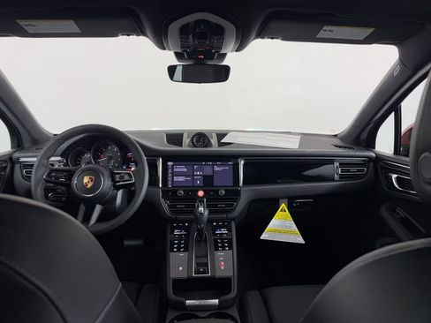New 2026 Porsche Macan AWD/4WD image 17