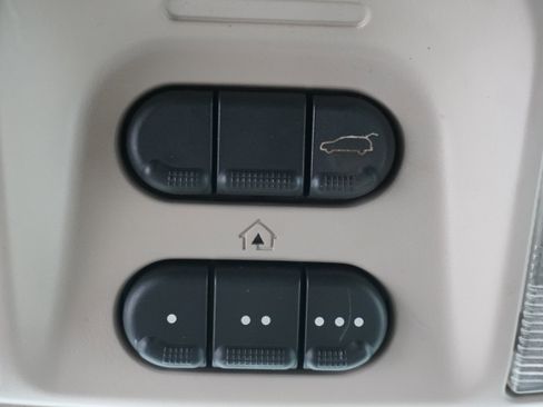 Used 2005 Chrysler Pacifica Touring FWD image 20