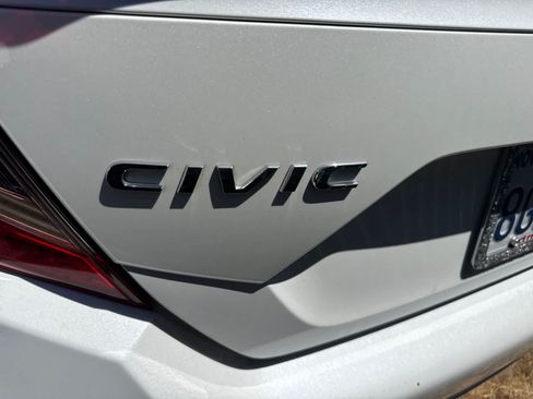 Used 2018 Honda Civic EX image 11