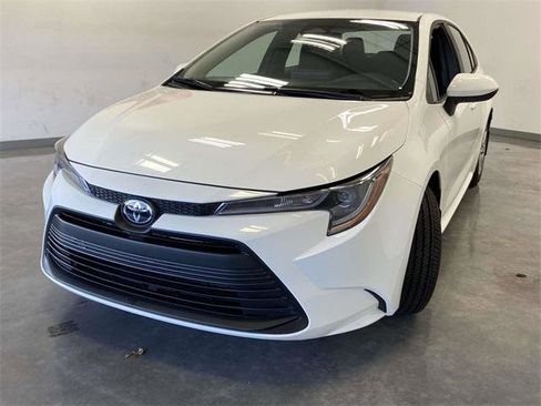 Certified 2025 Toyota Corolla LE image 7