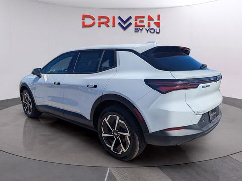 New 2026 Chevrolet Equinox EV LT image 3