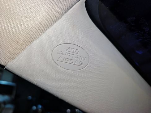 Used 2018 Toyota Corolla LE FWD image 40