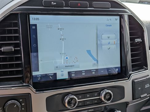 Used 2022 Ford F250 Lariat w/ Chrome Package image 19