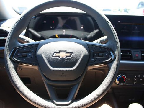 New 2026 Chevrolet TrailBlazer LS w/ LS Convenience Package FWD image 32