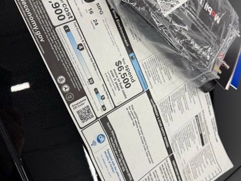 Used 2023 Chevrolet Corvette Stingray w/ Z51 Performance Package image 37