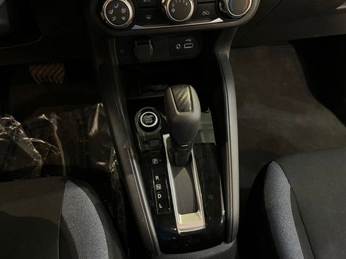 Used 2025 Nissan Versa SV image 40