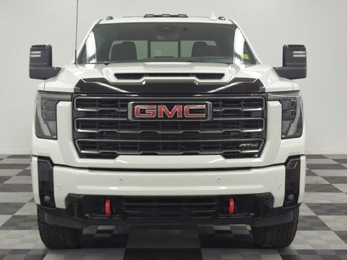 Used 2026 GMC Sierra 2500 AT4 w/ Technology Package AWD/4WD image 2