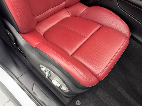 Used 2023 Porsche Macan Turbo image 45