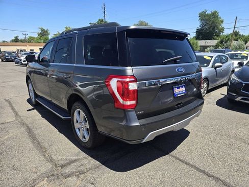 Used 2018 Ford Expedition XLT w/ Equipment Group 202A AWD/4WD image 14