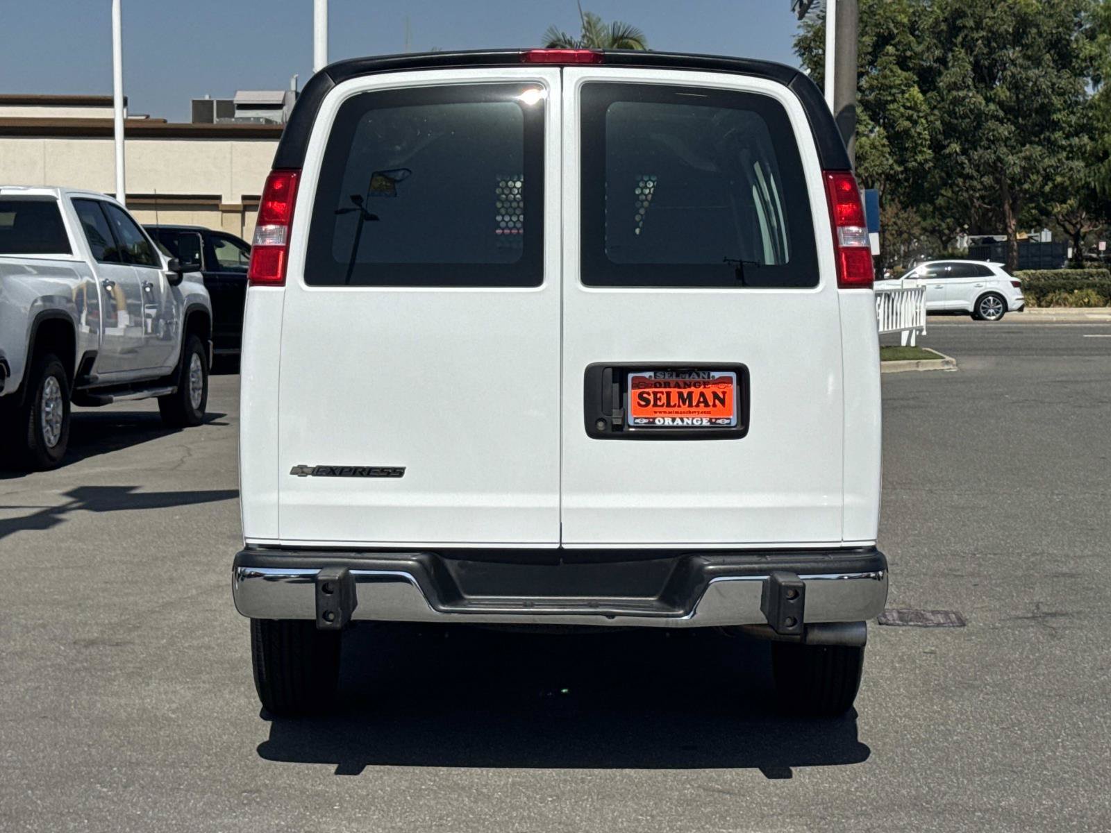 Used 2025 Chevrolet Express 2500 w/ Driver Convenience Package RWD image 6