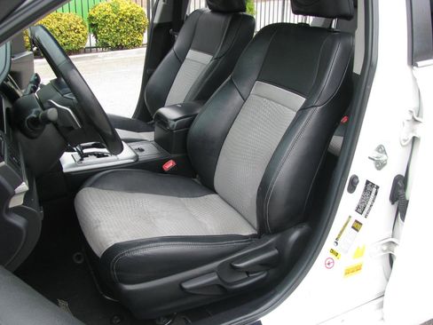 Used 2013 Toyota Camry SE FWD image 5