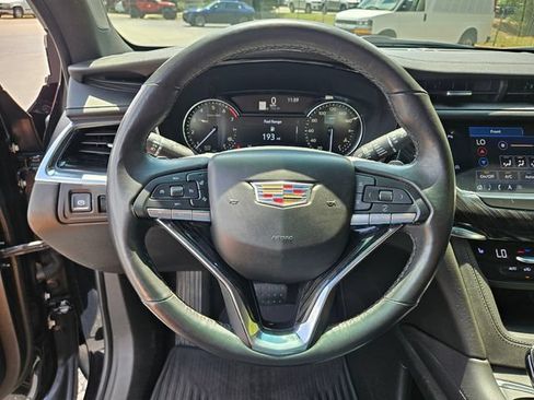 Used 2020 Cadillac XT6 Premium Luxury FWD image 25