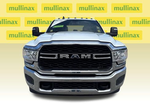 Used 2023 RAM 3500 Tradesman w/ Chrome Appearance Group AWD/4WD image 11