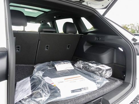 New 2026 Volkswagen Tiguan SE R-Line image 27