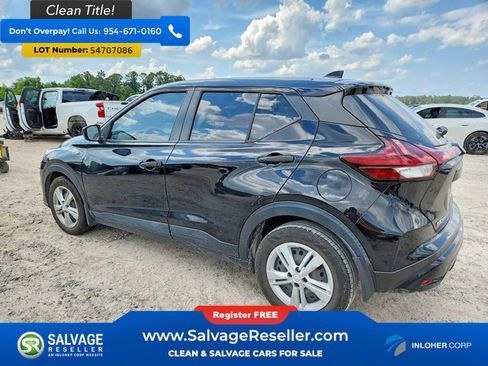 Used 2021 Nissan Kicks S FWD image 3