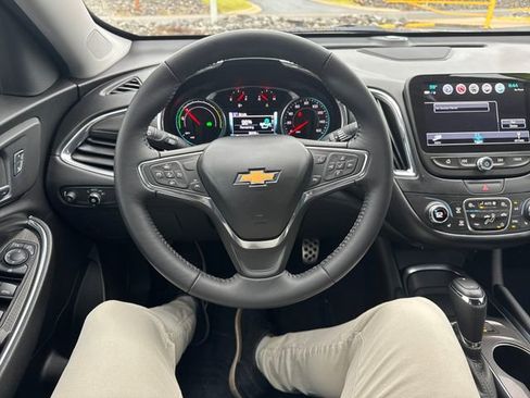 Used 2017 Chevrolet Malibu Hybrid w/ Leather Package image 13