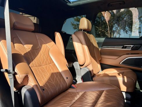 Used 2023 Kia Telluride SX Prestige X-Line image 16