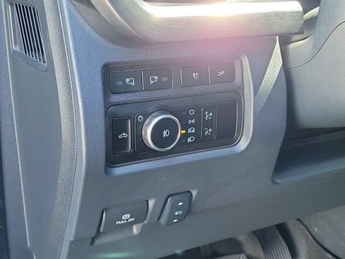 Used 2024 Ford F250 Lariat w/ Sport Appearance Package AWD/4WD image 18