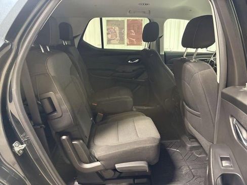 Used 2021 Chevrolet Traverse LT image 23