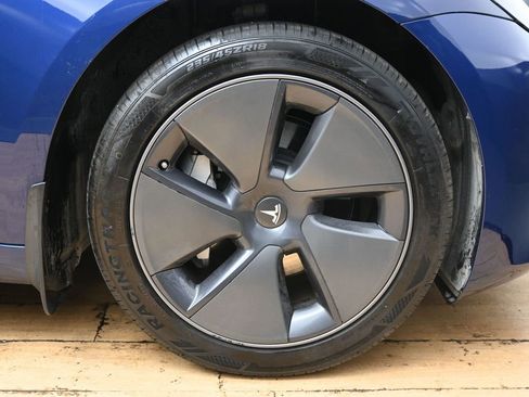 Used 2023 Tesla Model 3 Standard Range image 11