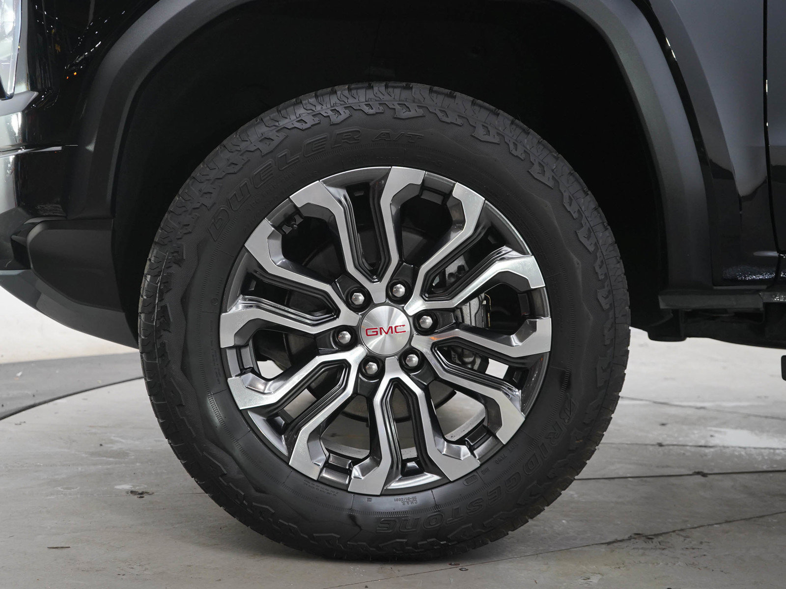 Used 2024 GMC Canyon Denali AWD/4WD image 28