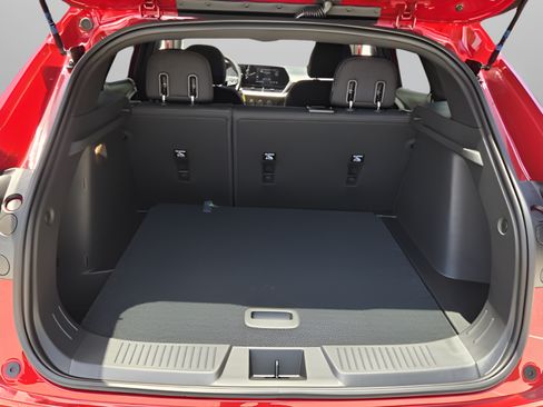 New 2026 Chevrolet Trax RS w/ Sunroof Package FWD image 13