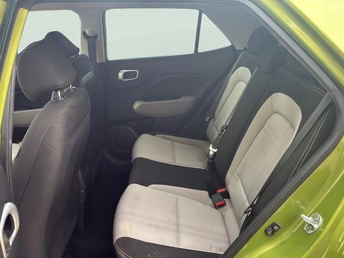 Used 2020 Hyundai Venue SEL FWD image 34