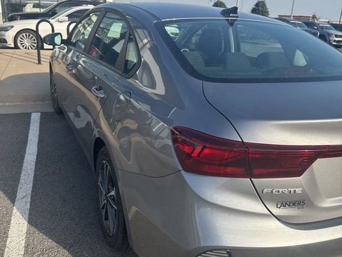 Used 2022 Kia Forte LXS w/ LXS Technology Package image 8