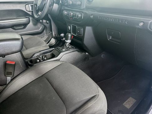 Used 2019 Jeep Wrangler Unlimited Sport AWD/4WD image 33