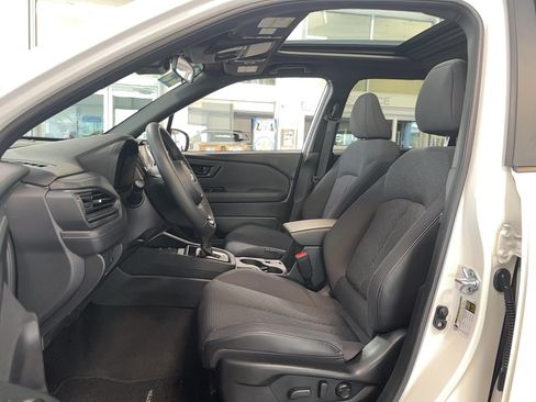Used 2025 Subaru Forester Premium AWD/4WD image 8