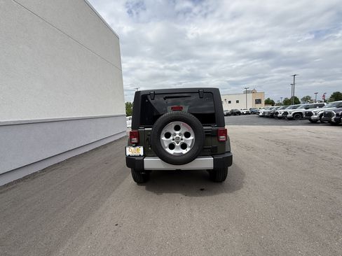 Used 2015 Jeep Wrangler Unlimited Sahara AWD/4WD image 4