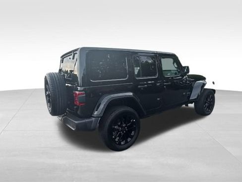 Used 2025 Jeep Wrangler Unlimited Sahara w/ Safety Group AWD/4WD image 34