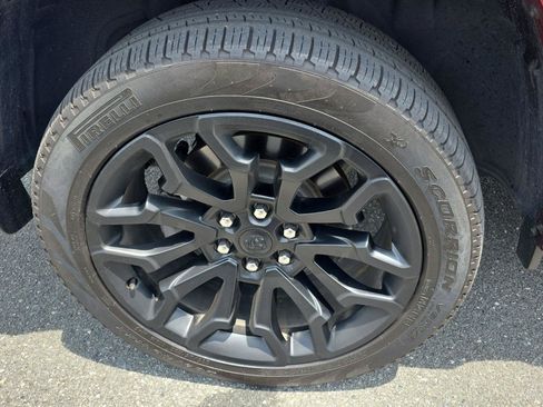 Used 2025 RAM 1500 Limited AWD/4WD image 5