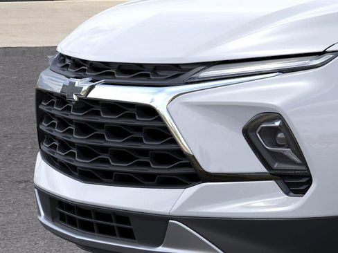 New 2026 Chevrolet Blazer LT w/ Convenience Package FWD image 32