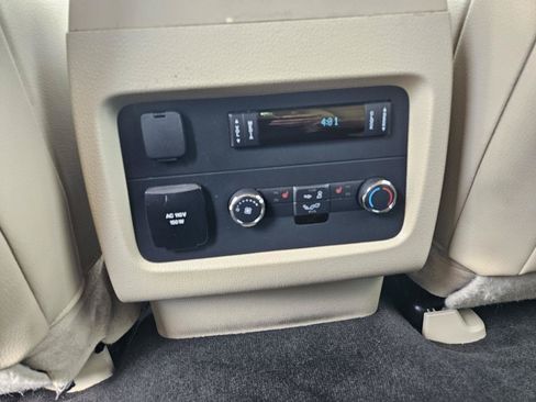 Used 2017 Ford Expedition Limited w/ Equipment Group 301A RWD image 16
