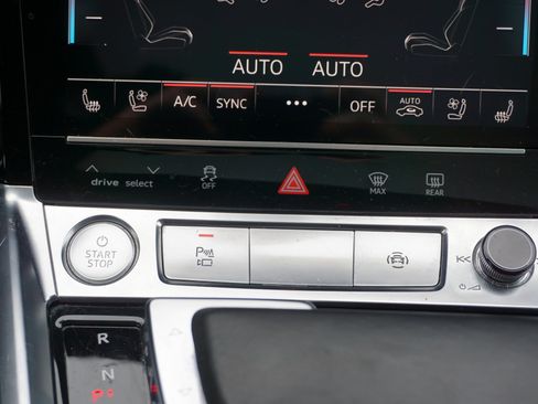 Used 2019 Audi e-tron Prestige w/ Prestige Package image 12