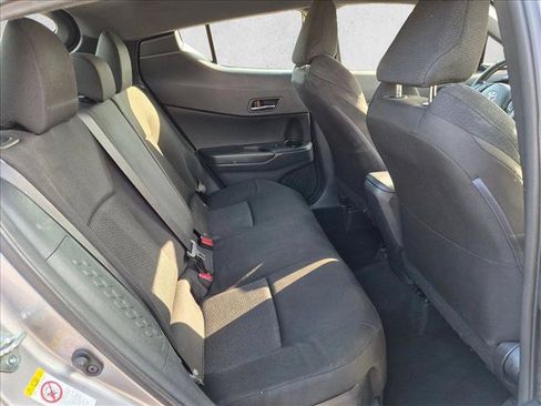 Used 2018 Toyota C-HR XLE FWD image 18