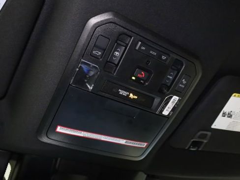 Used 2023 Toyota Sequoia Platinum image 27