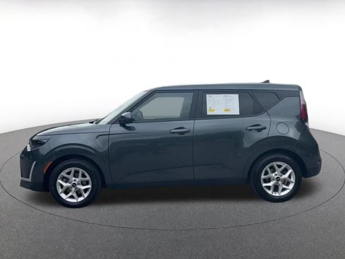 Used 2025 Kia Soul LX w/ LX Technology Package FWD image 10