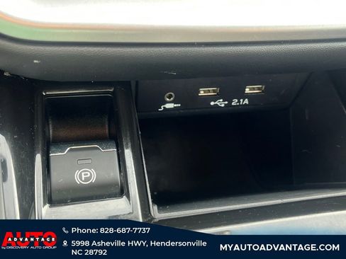 Used 2022 Subaru Outback Premium image 14