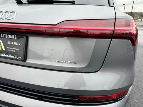 Used 2022 Audi e-tron Premium Plus w/ Premium Plus Package image 16