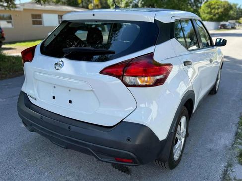 Used 2020 Nissan Kicks S image 4