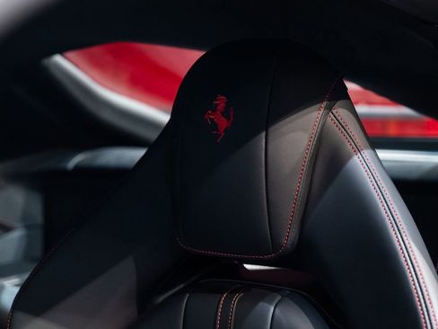Used 2020 Ferrari 812 Superfast RWD image 6