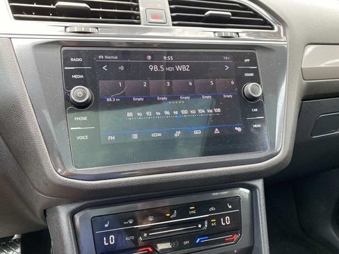 Used 2023 Volkswagen Tiguan SE AWD/4WD image 13